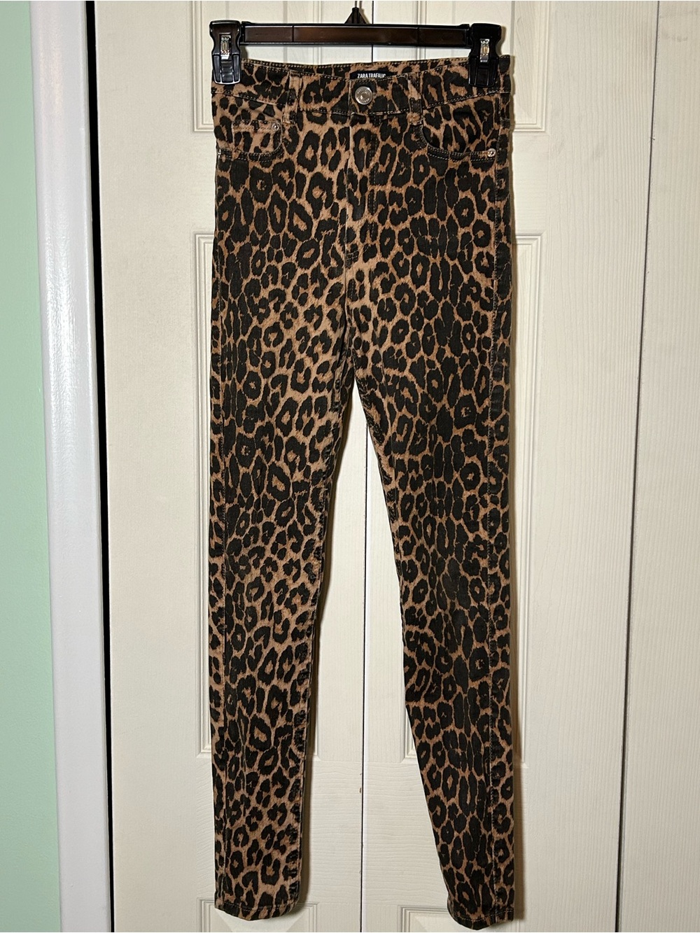 Zara Trafaluc Women's Skinny
Animal Print Jeans Size 02
